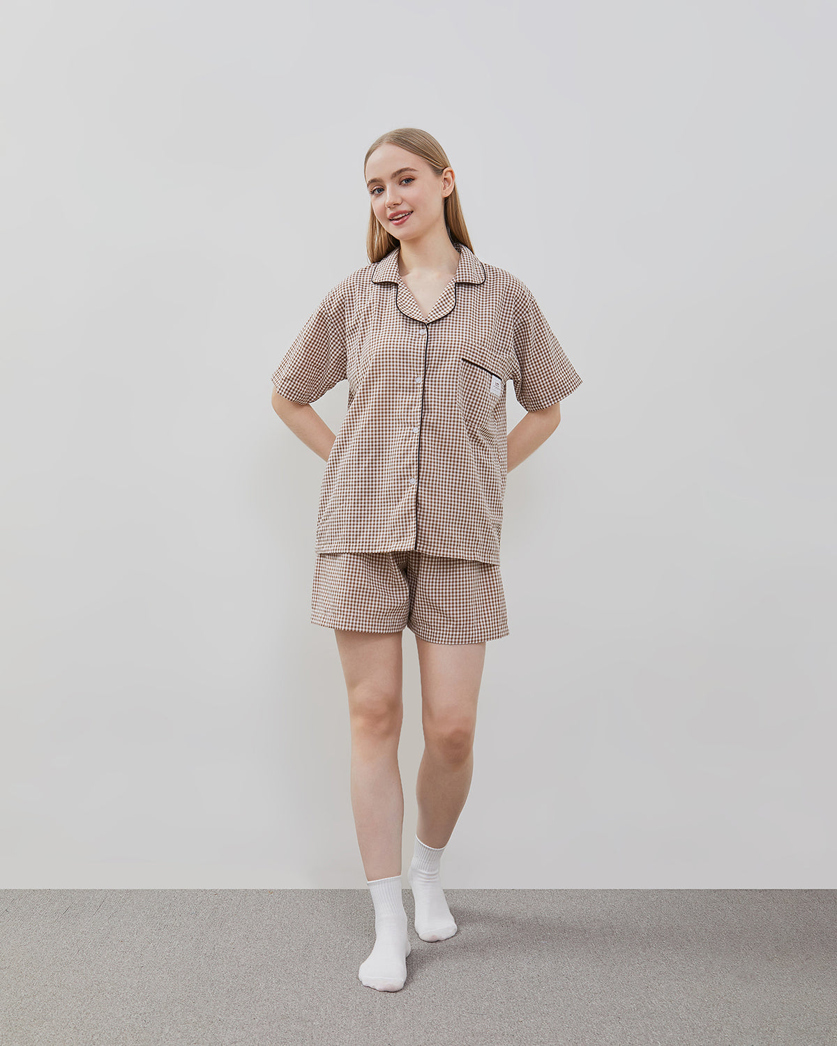 Cottonbee One Set Piyama Cotton Pria dan Wanita Varian Biscotti